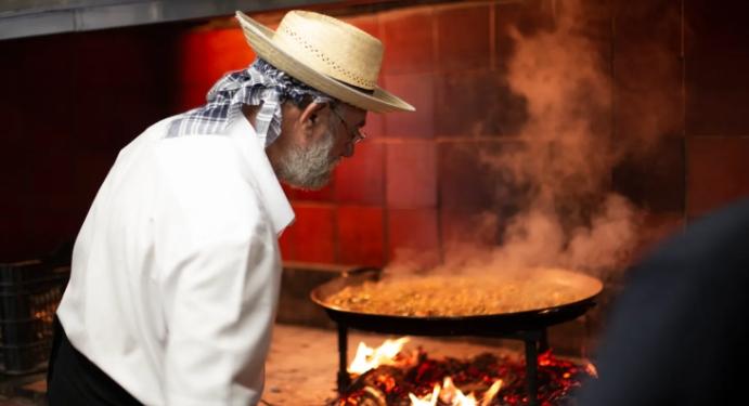 En el restaurante de Tony Montoliu, los comensales pueden elegir sus propios productos para que él los cocine